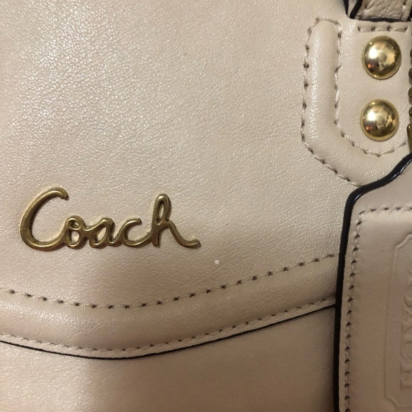 Coach Ashley Carry All - Picture 3 of 6